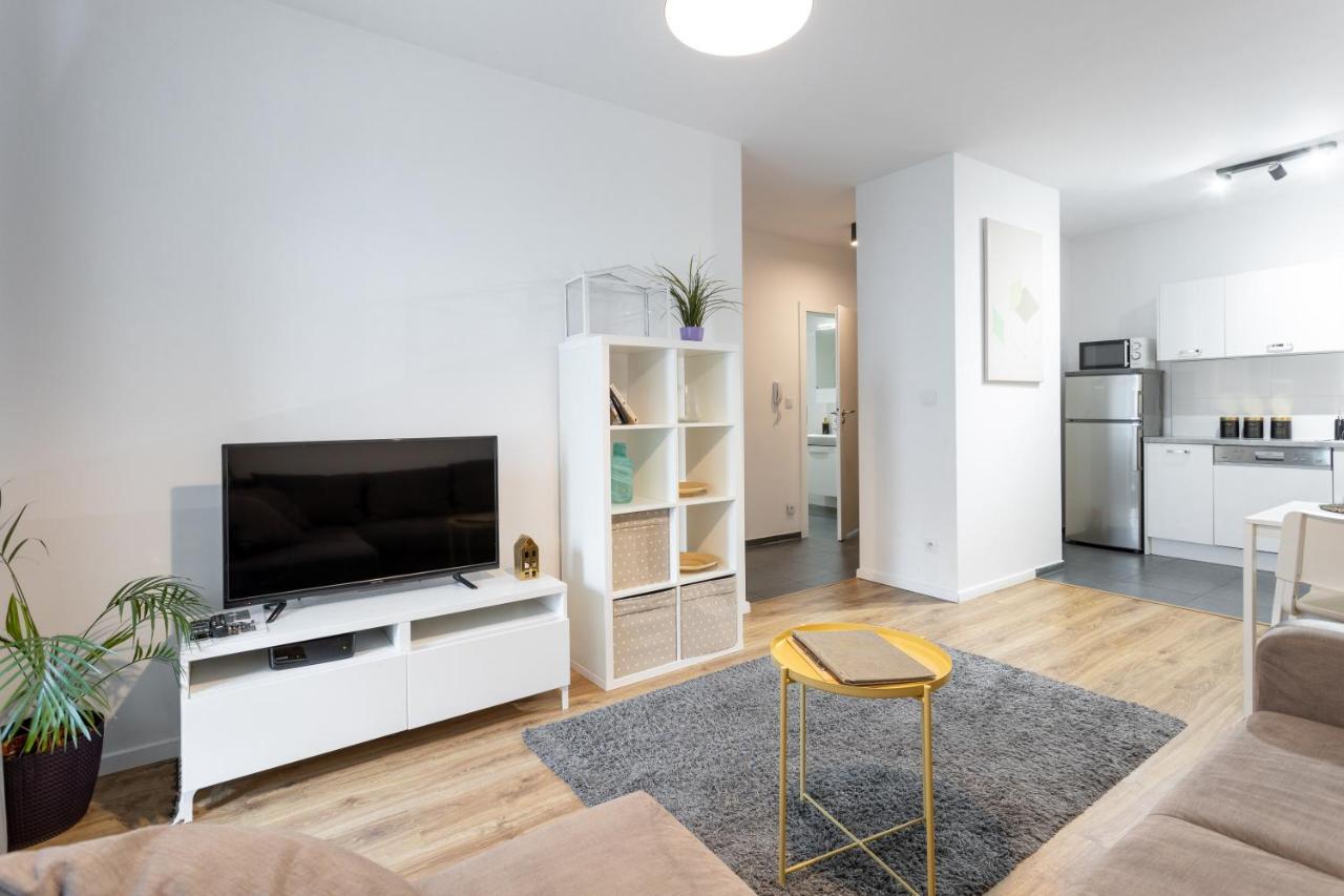 Golden Apartments Warsaw - Big And Bright Stylish Apartments - City Center - Pereca Exterior photo